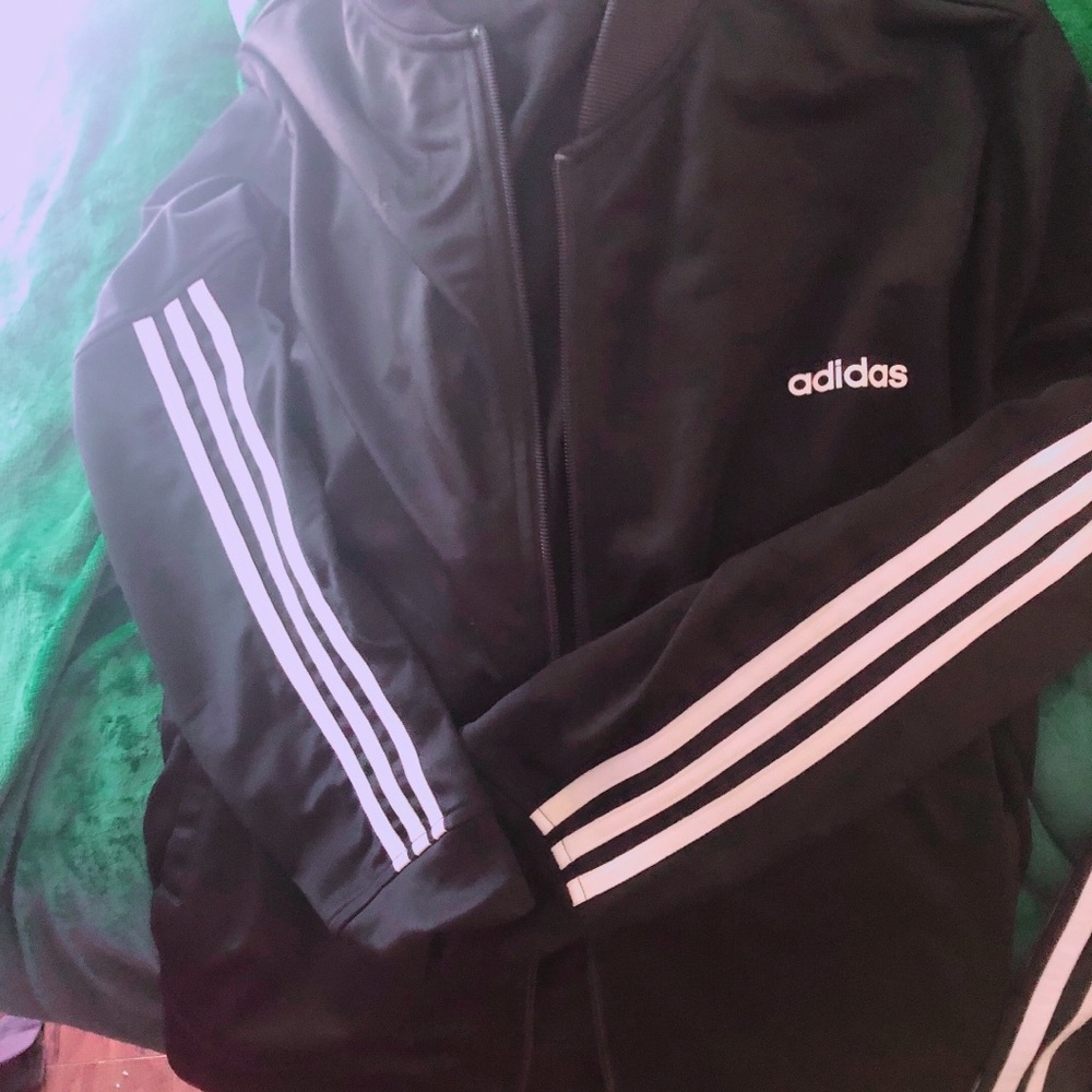 Adidas Tracksuit ❣️